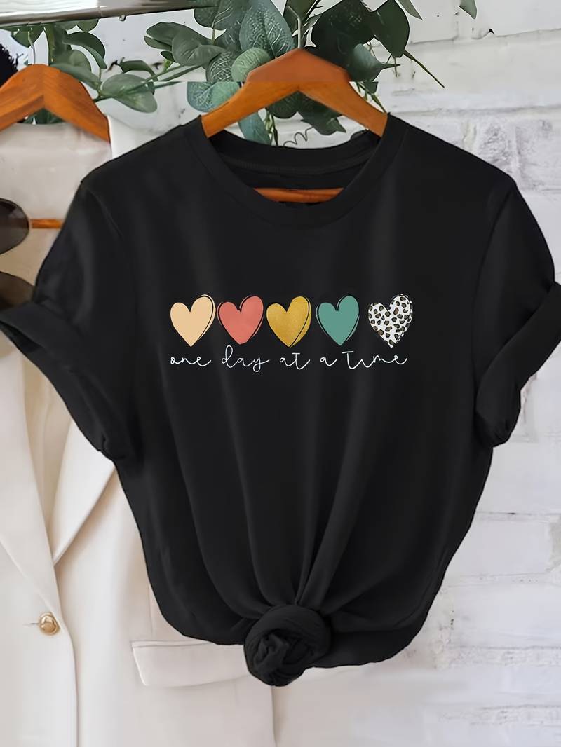 Elegancki damski top z motywem serca i okrągłym dekoltem