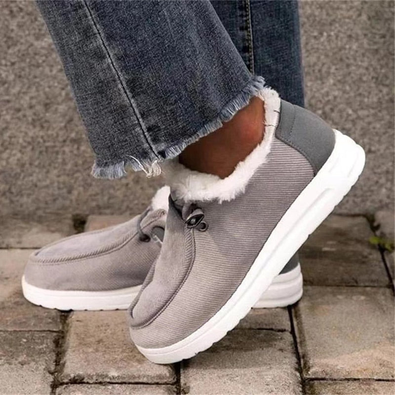 Wygodne i stylowe damskie buty wsuwane zapewniające komfort i elegancję