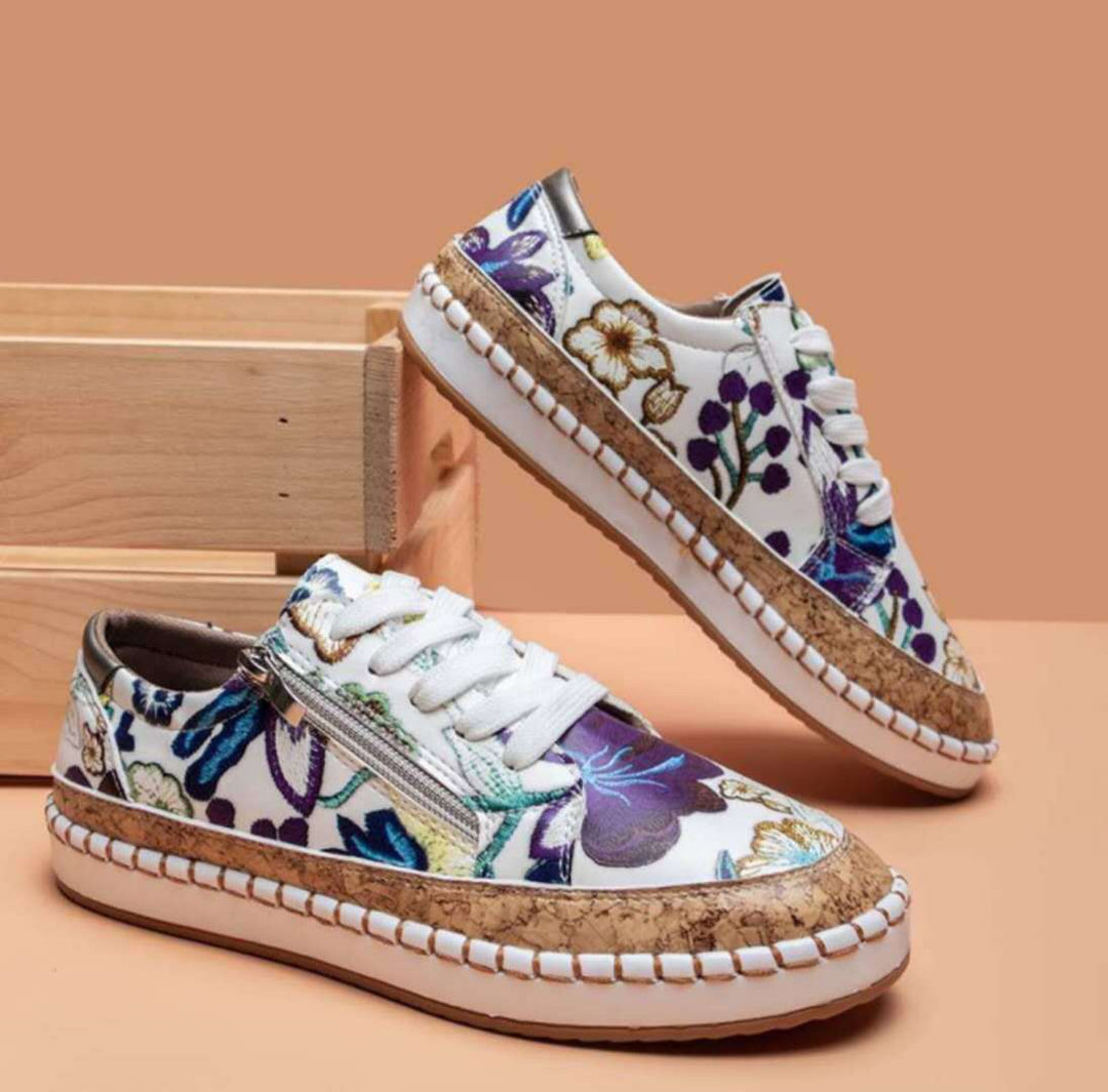 Eleganckie buty damskie z kwiatowym wzorem i wulkaniczną podeszwą