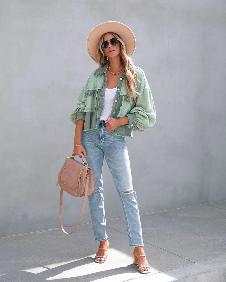 Stylowa i praktyczna damska kurtka strukturalna na każdą okazję