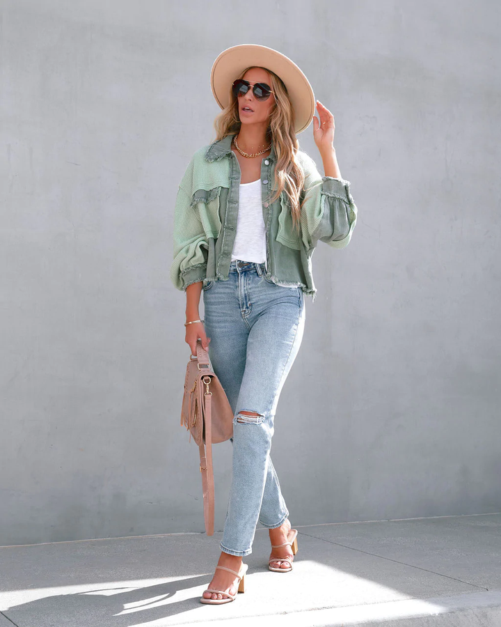 Stylowa i praktyczna damska kurtka strukturalna na każdą okazję