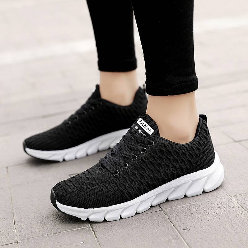 Wygodne damskie buty sportowe z miękką pianką z pamięcią kształtu zapewniającą idealne dopasowanie