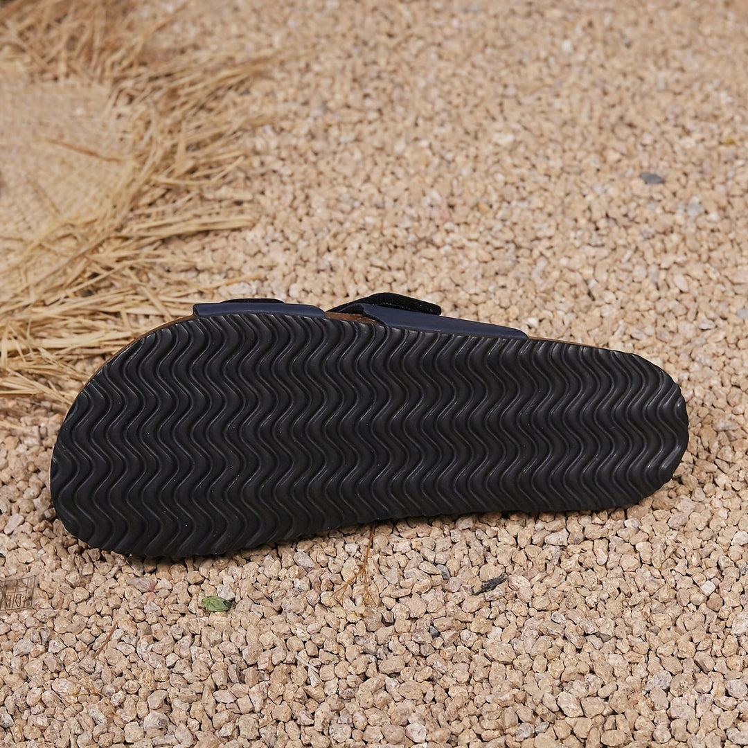 Stylowe męskie buty outdoorowe wykonane z wysokiej jakości materiału zapewniającego elegancki wygląd