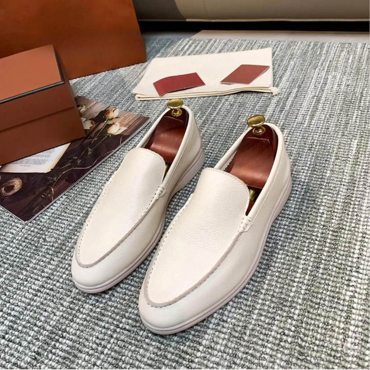 Stylowe loafersy męskie wykonane z wysokiej jakości skóry, zapewniające elegancki wygląd