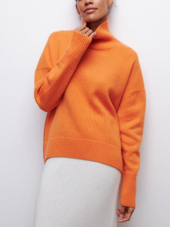 Stylowy damski sweter z golfem zapewniający wygodny i elegancki wygląd