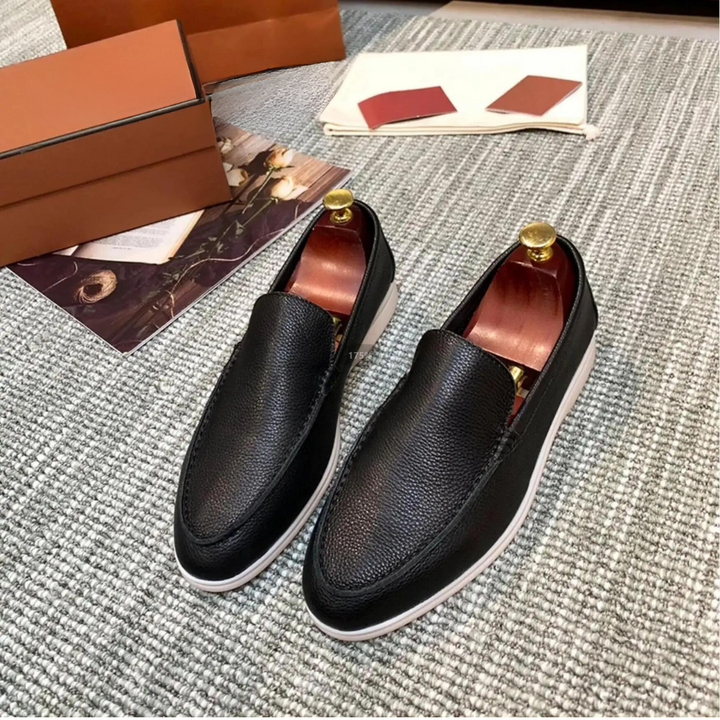 Stylowe loafersy męskie wykonane z wysokiej jakości skóry, zapewniające elegancki wygląd