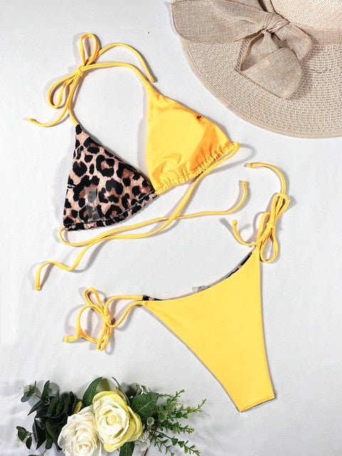 Risa | Trendy Triangel Bikini met Stijlvolle Luipaardprint en Contrasterende Cups