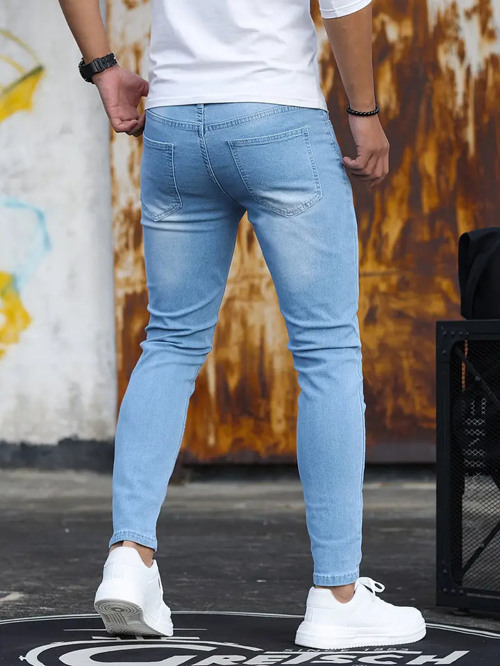 Fajne męskie jeansy skinny wykonane z rozciągliwego denimu o średniej gramaturze dla optymalnego komfortu.