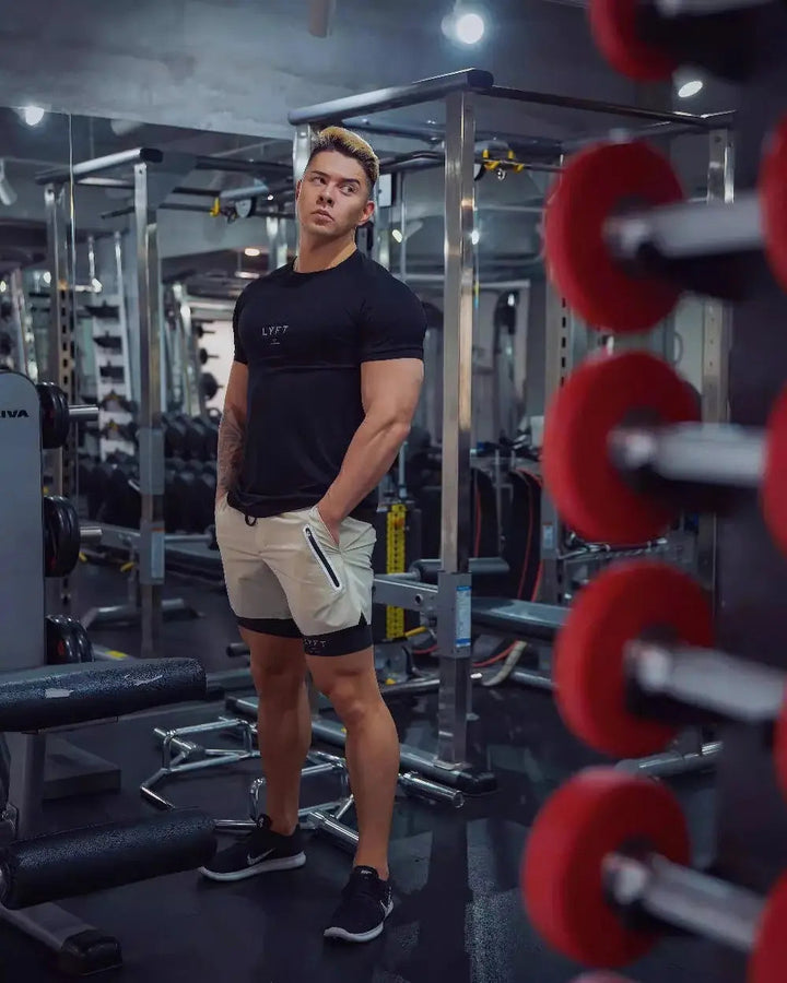 Męskie krótkie spodenki z podwójną warstwą do treningu fitness