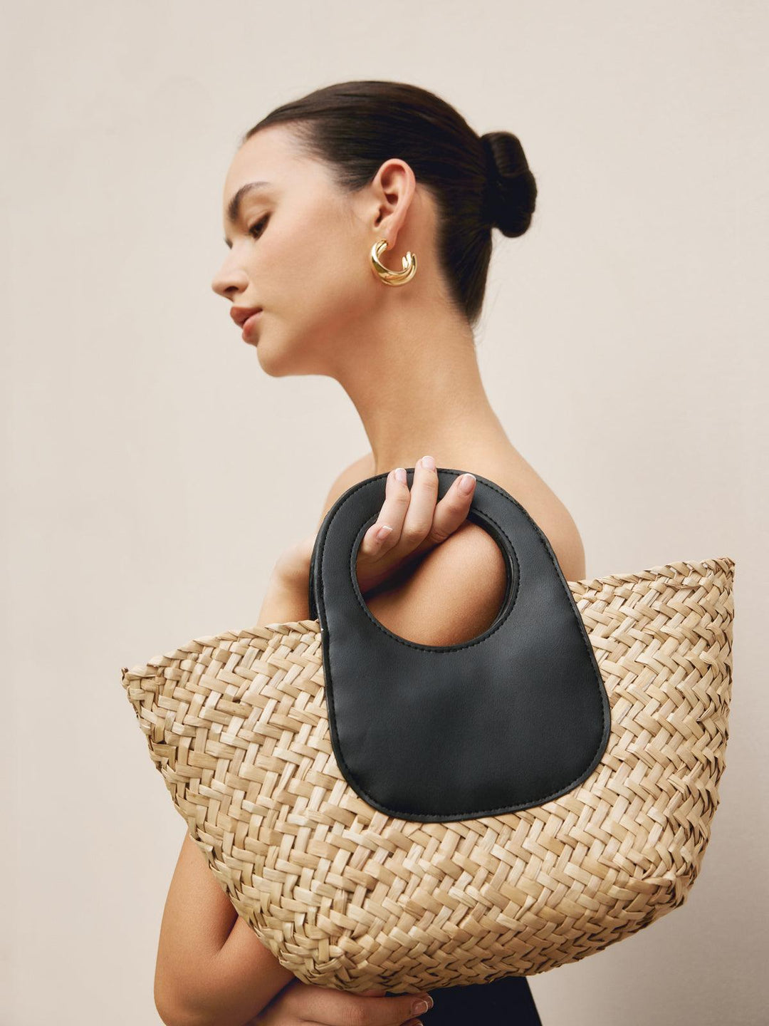 Stijlvolle Malia Rieten Handtas met Elegant Design