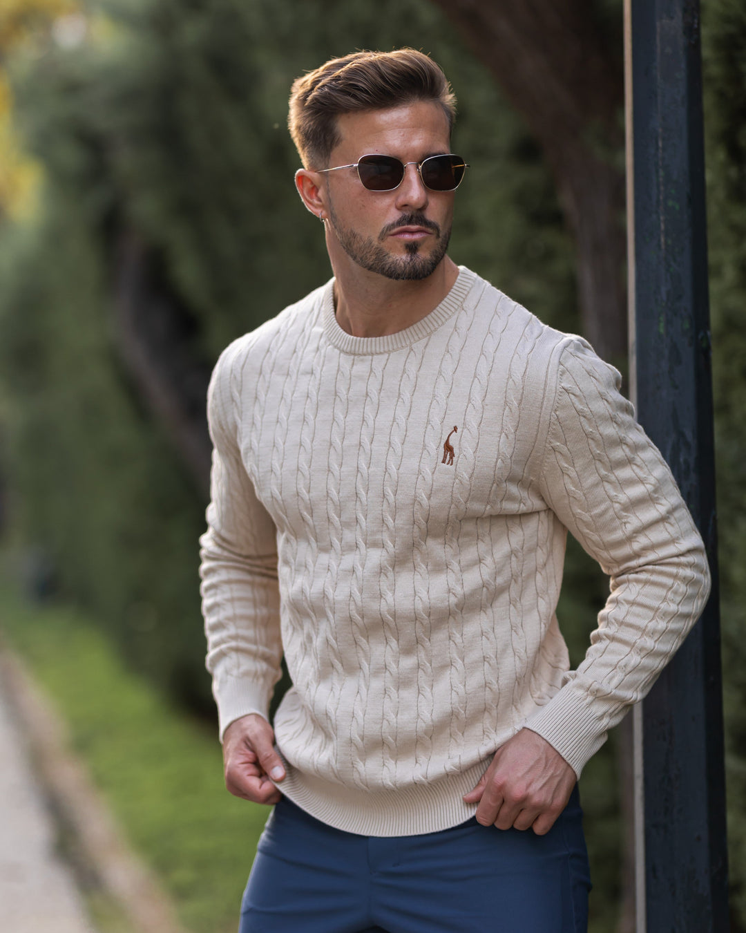 Męski sweter z bawełnianej dzianiny o ponadczasowym stylu
