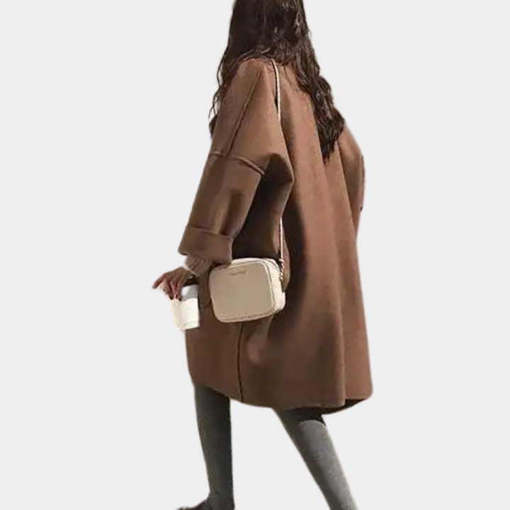 Elegancki długi płaszcz damski oversize w modnym stylu