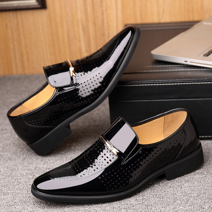 Eleganckie i wypolerowane buty męskie zapewniające nienaganny, profesjonalny styl
