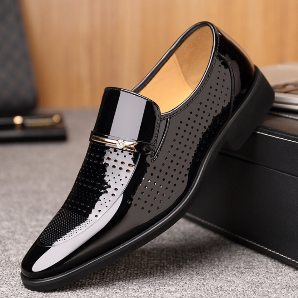 Eleganckie i wypolerowane buty męskie zapewniające nienaganny, profesjonalny styl