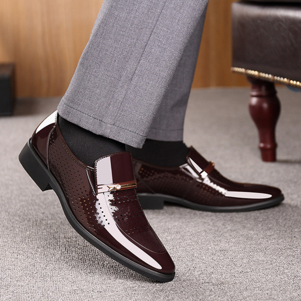 Eleganckie i wypolerowane buty męskie zapewniające nienaganny, profesjonalny styl