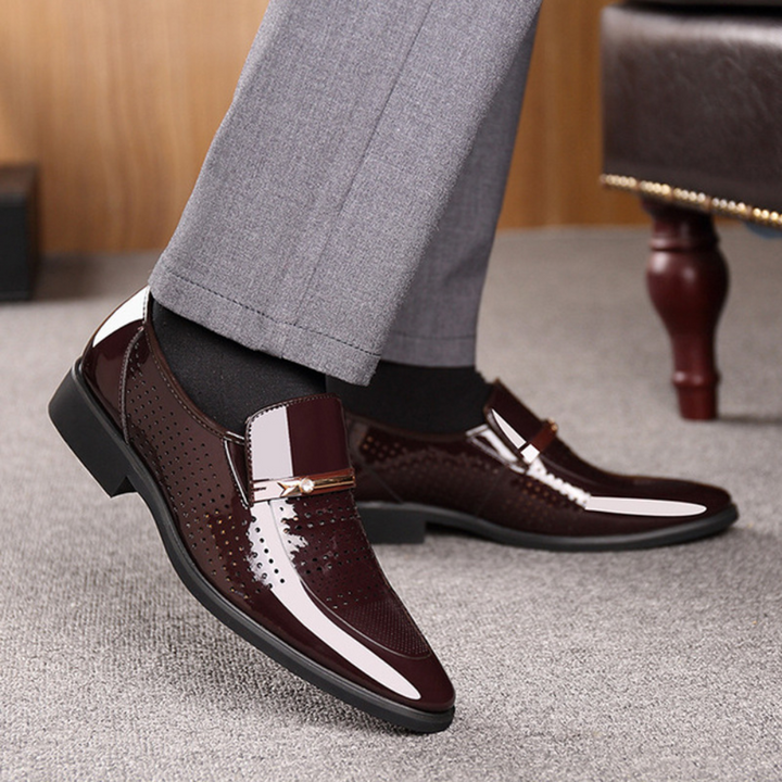Eleganckie i wypolerowane buty męskie zapewniające nienaganny, profesjonalny styl