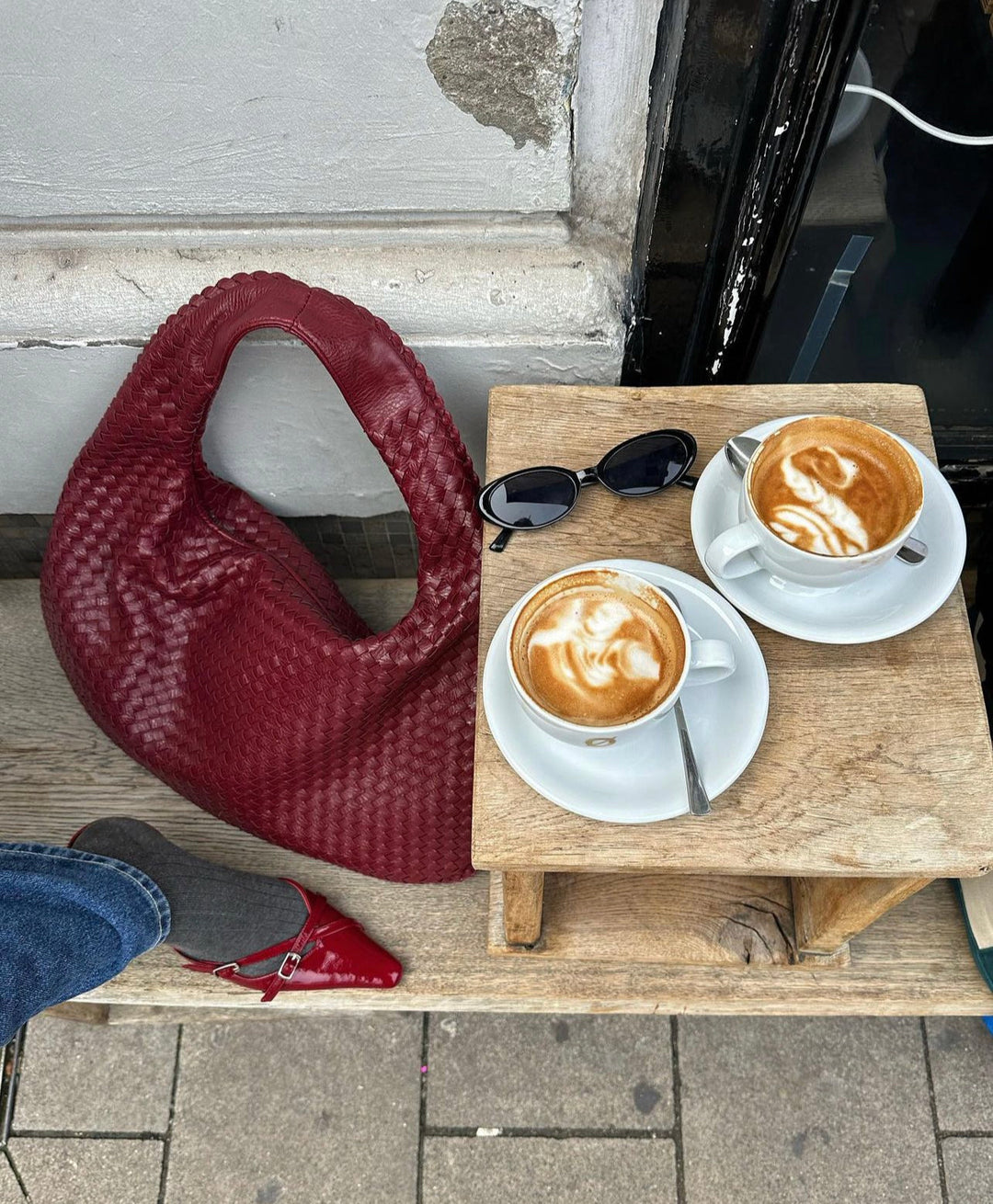 Tess | Ontdek de Stijlvolle Geknoopte Schoudertas voor Een Elegante Look