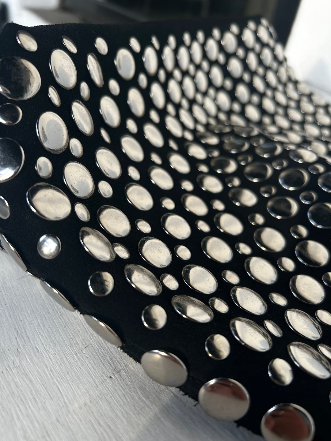 Jahedah | Szykowna torba na ramię z ćwiekami dla modnego wyglądu