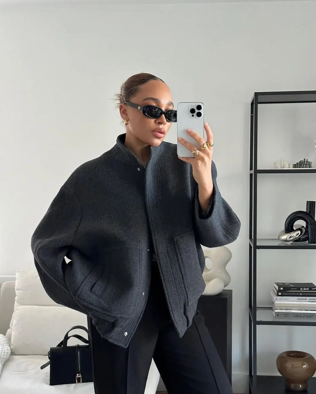 Stylowa damska kurtka bomberka zapewniająca modny wygląd