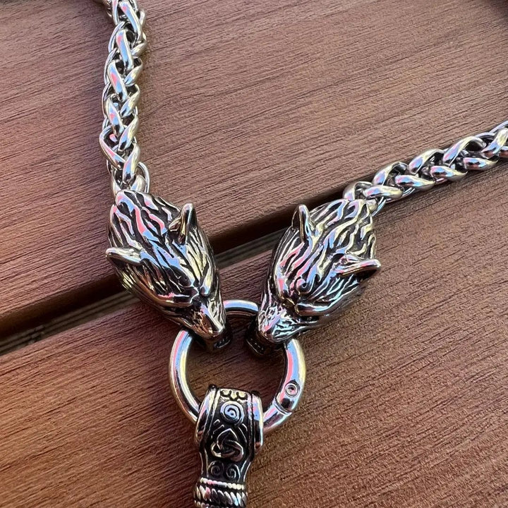 Wytrzymały naszyjnik męski Viking Protection zapewnia mocny styl