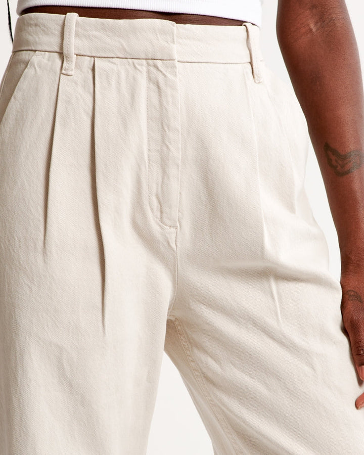 Stylowe spodnie damskie na każdą okazję