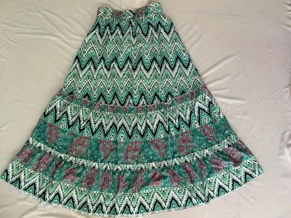 Elegancka damska spódnica maxi na stylowe okazje