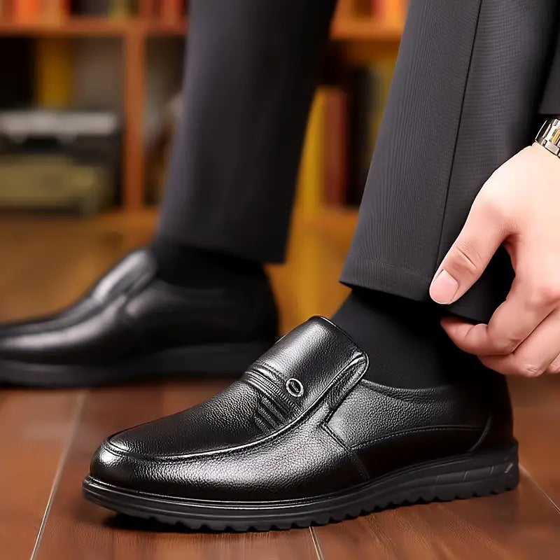 Eleganckie i wygodne buty męskie wykonane z wysokiej jakości skóry - loafersy zapewniające stylowy komfort