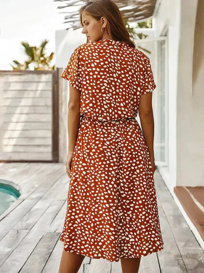 Elegancka damska sukienka vintage na stylowe okazje