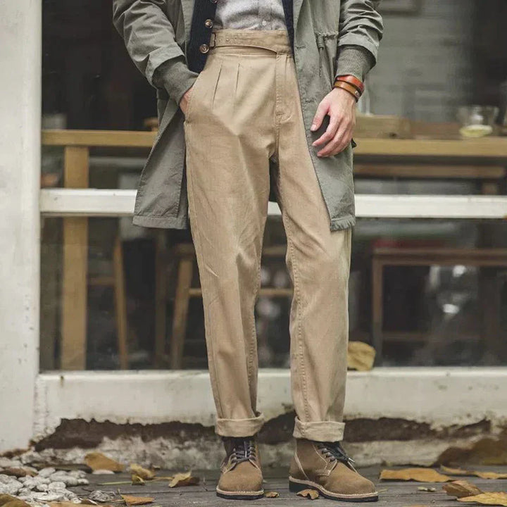 Stylowe spodnie męskie z eleganckim plisowanym przodem