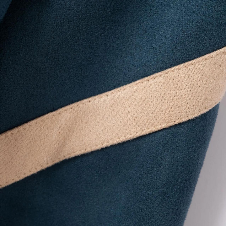 Stylowy sweter męski wykonany z wysokiej jakości mieszanki wełny zapewniającej ponadczasową elegancję