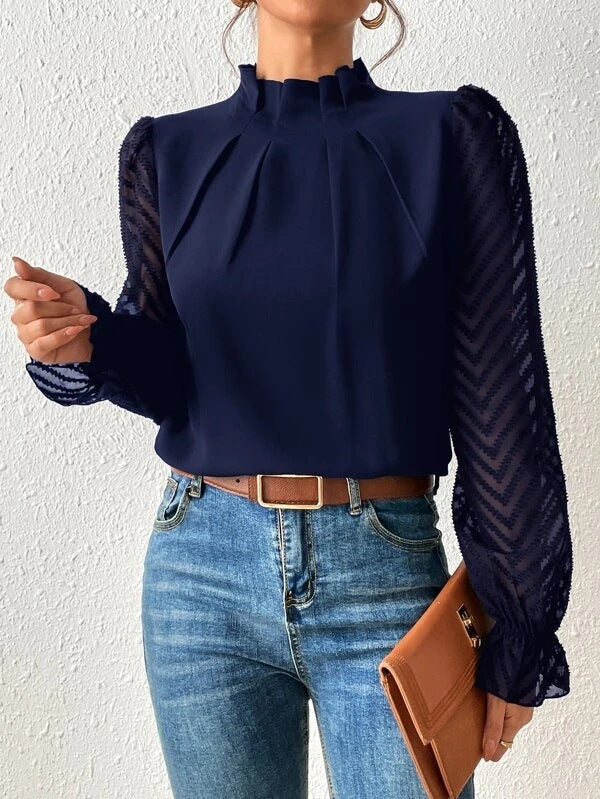 Elegancki damski top ze stylowym wzorem
