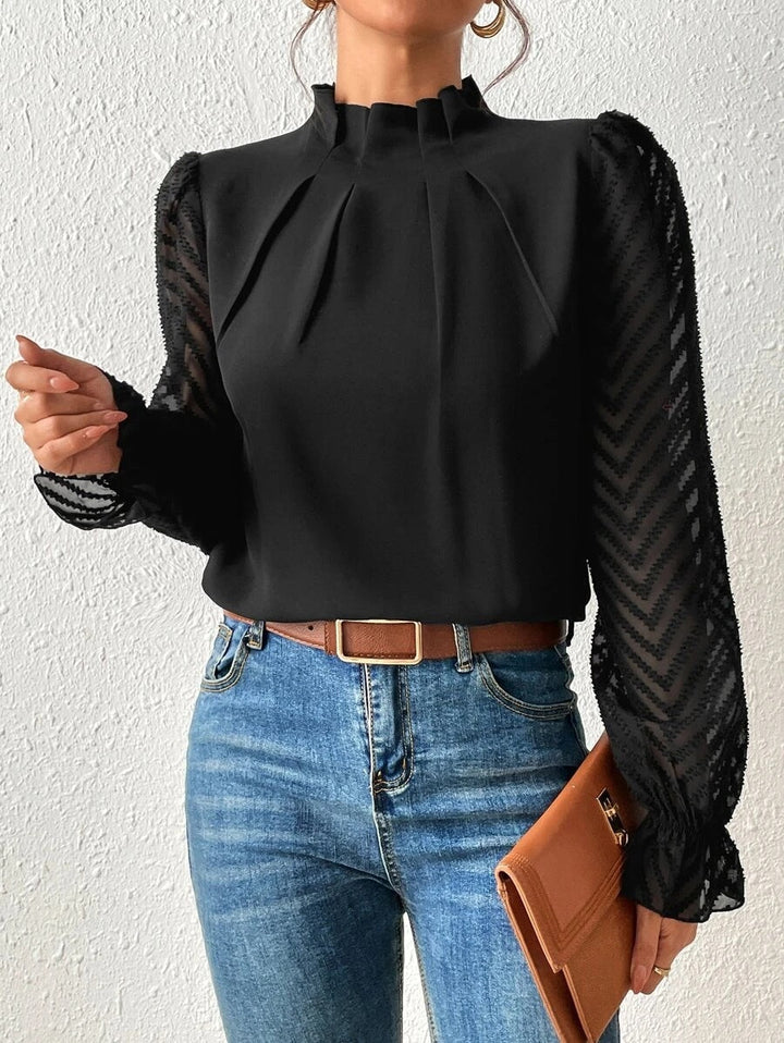 Elegancki damski top ze stylowym wzorem