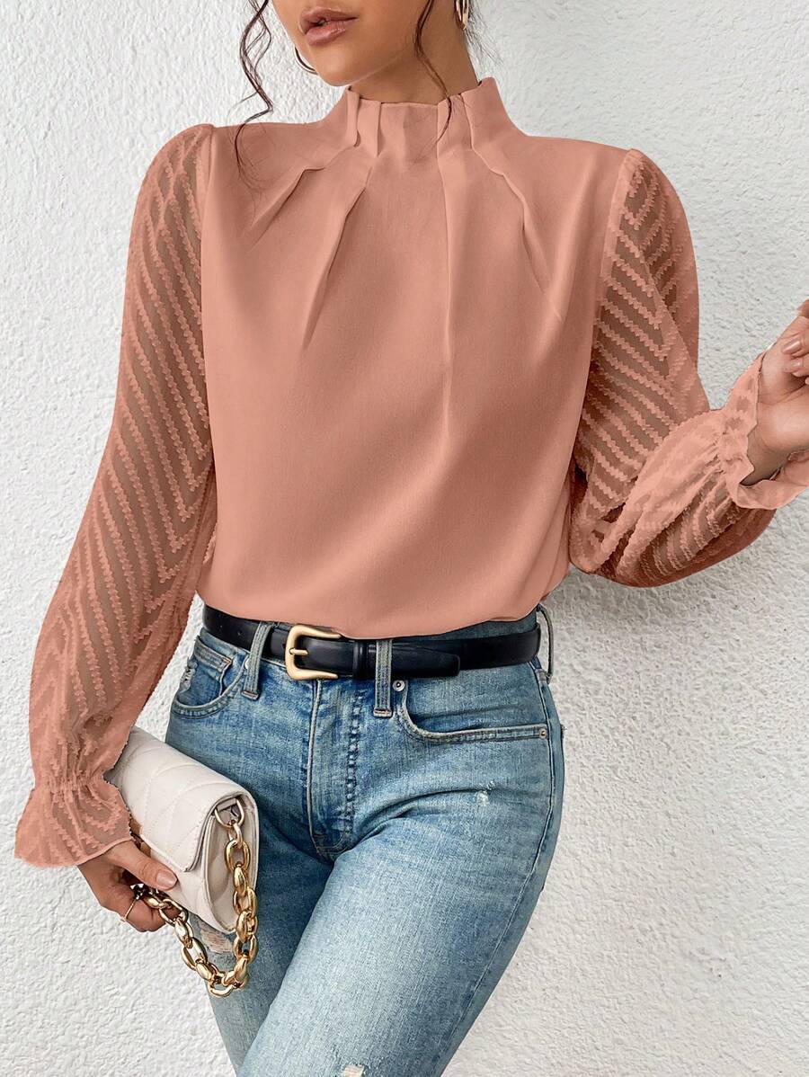 Elegancki damski top ze stylowym wzorem