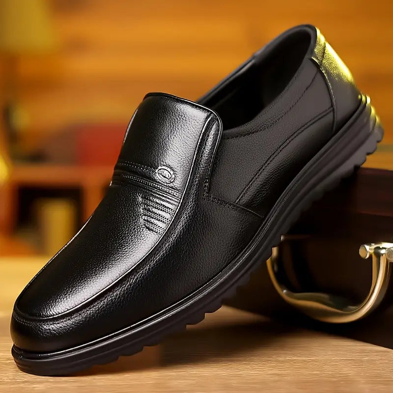 Eleganckie i wygodne buty męskie wykonane z wysokiej jakości skóry - loafersy zapewniające stylowy komfort