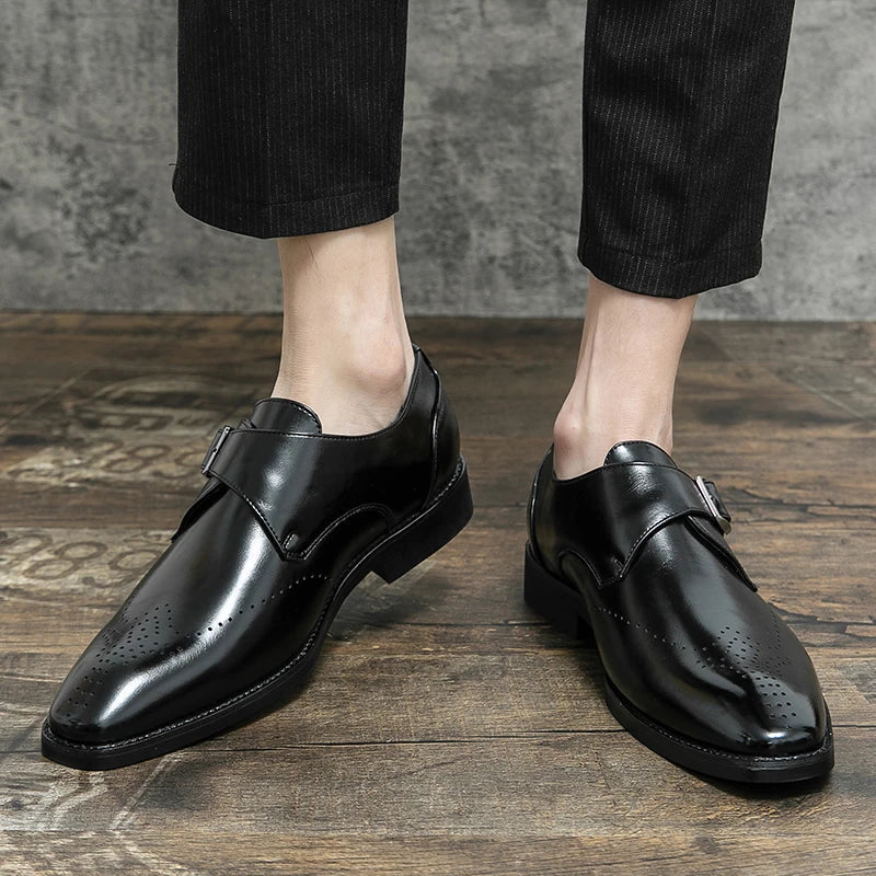 Eleganckie buty męskie wykonane z wysokiej jakości skóry, zapewniające doskonały wygląd