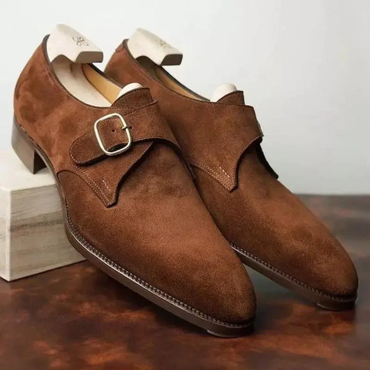 Stylowe ciemnobrązowe zamszowe buty męskie na każdą okazję