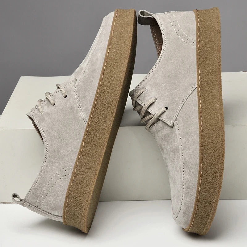 Luksusowe zamszowe sneakersy męskie - wygoda i styl w jednym