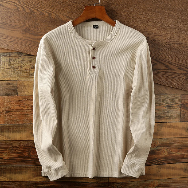 Elegancki sweter męski z długim rękawem zapewniający ponadczasowy wygląd