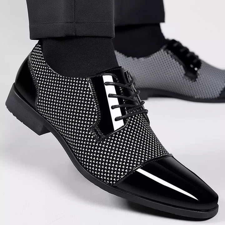 Stylowe skórzane buty męskie z błyszczącymi kryształkami