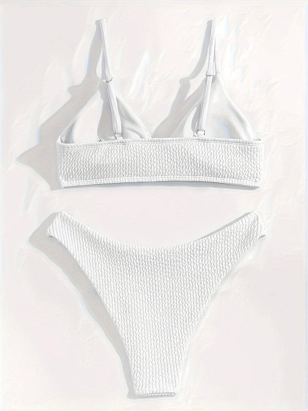 Mariessa | Elegantes Minimalistisches Bikiniset mit Textur und Triangel-Top für stilvollen Strandlook