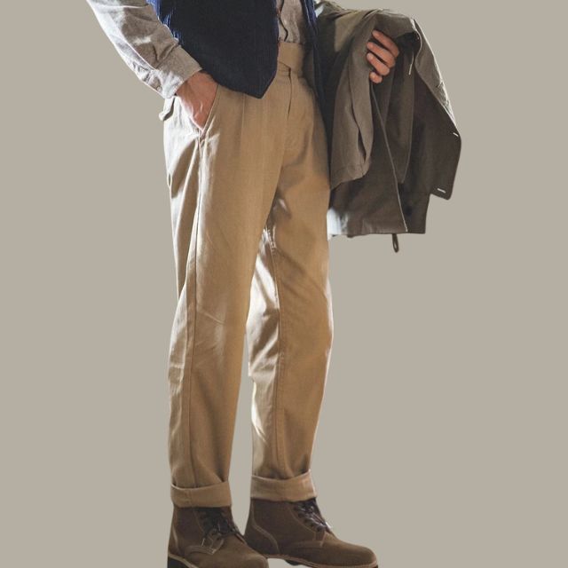 Stylowe spodnie męskie z eleganckim plisowanym przodem