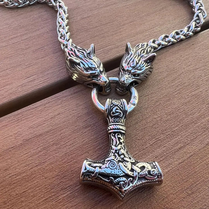 Wytrzymały naszyjnik męski Viking Protection zapewnia mocny styl