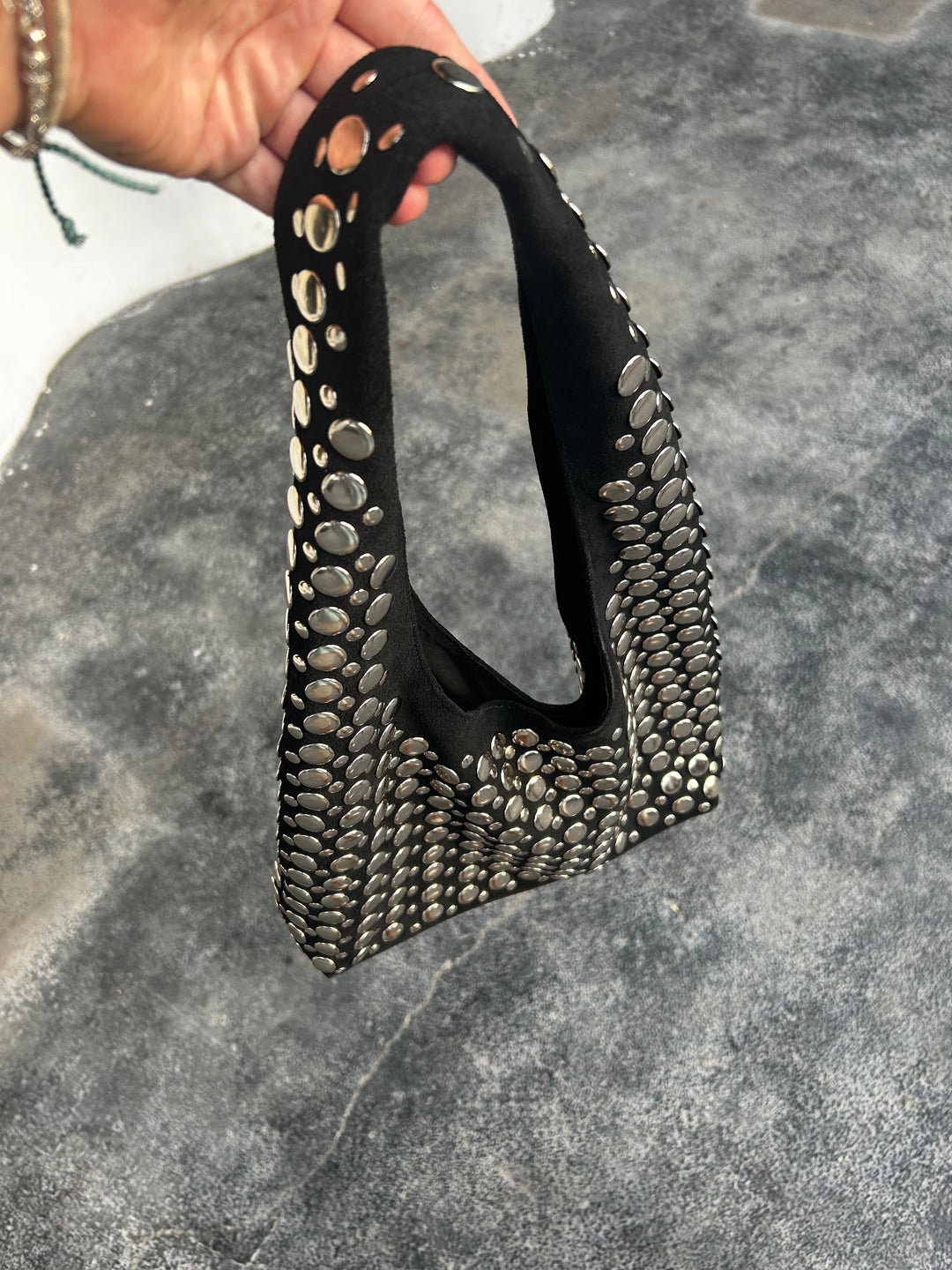 Jahedah | Szykowna torba na ramię z ćwiekami dla modnego wyglądu