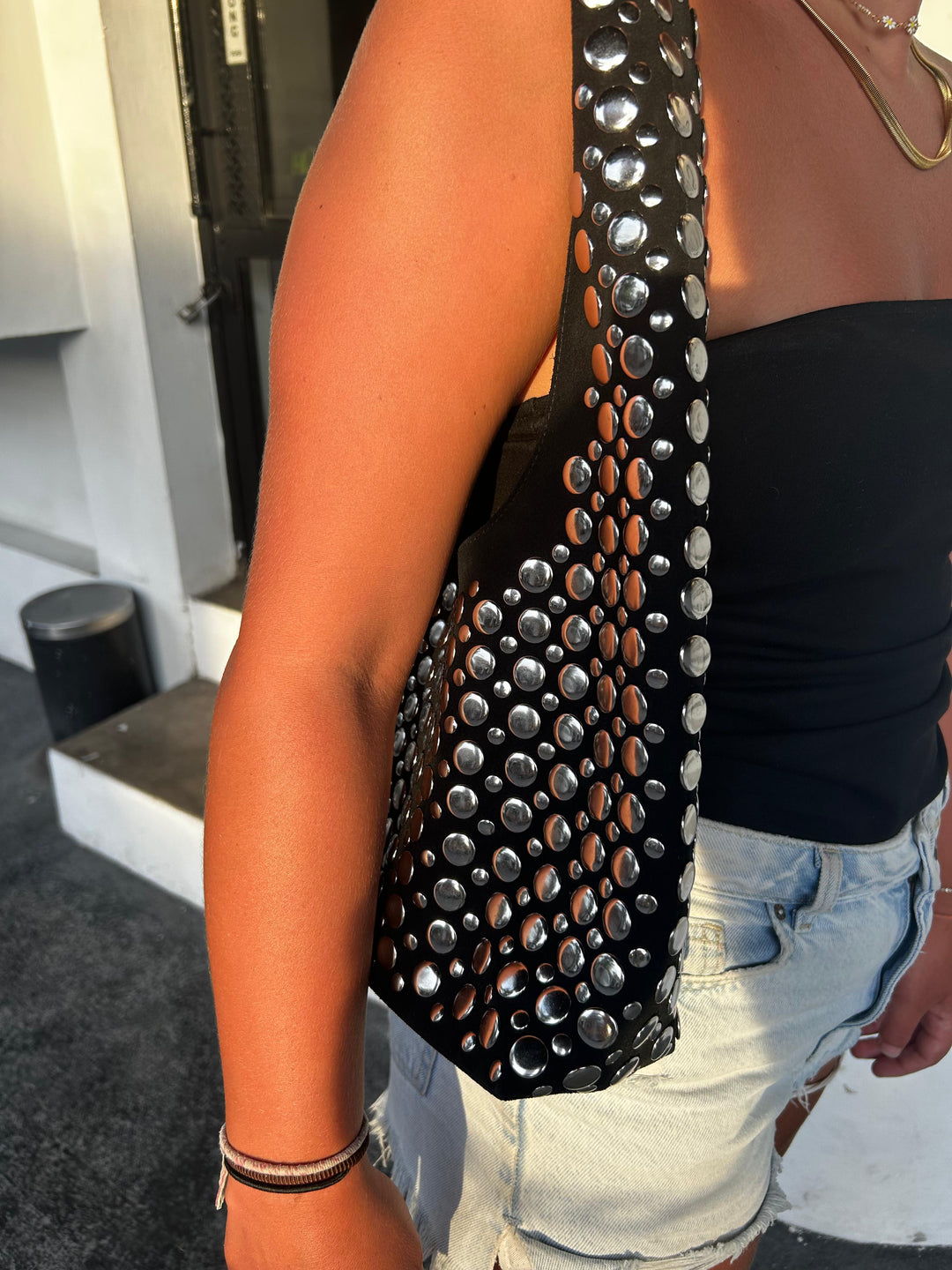 Jahedah | Szykowna torba na ramię z ćwiekami dla modnego wyglądu