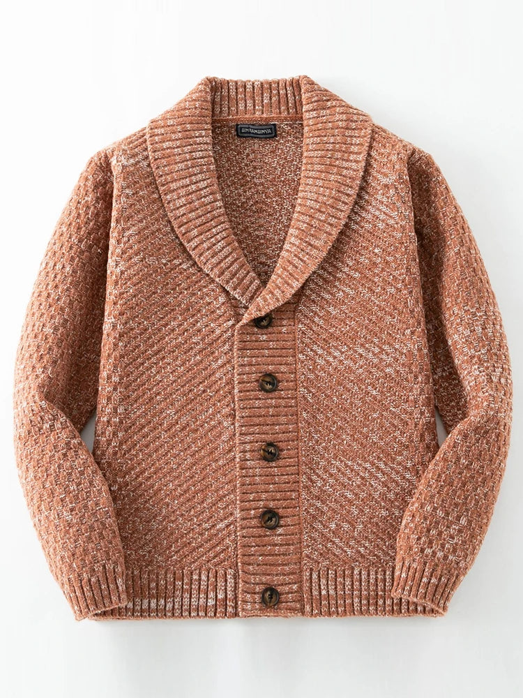 Elegancki męski sweter z dzianiny w stylu retro ze stylowymi detalami.