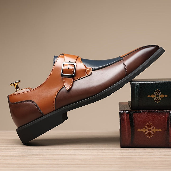 Stylowe męskie buty z paskiem typu monk, zapinane na klamrę, zapewniające elegancki wygląd