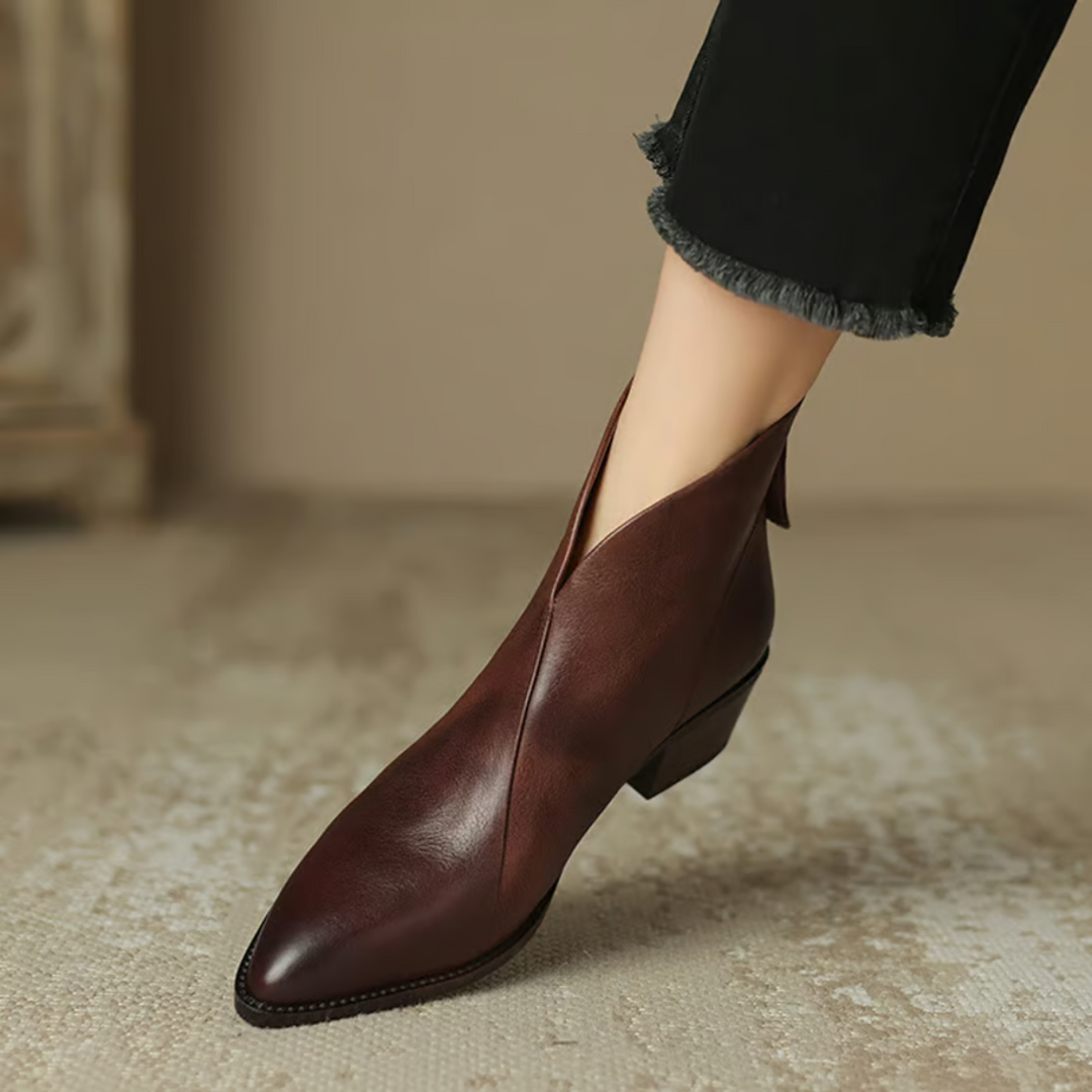 Eleganckie skórzane botki damskie ze stylowym obcasem blokowym