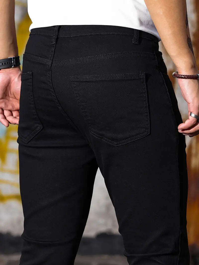 Fajne męskie jeansy skinny wykonane z rozciągliwego denimu o średniej gramaturze dla optymalnego komfortu.