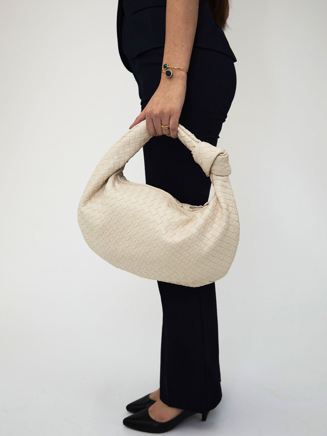 Vanesa | Szykowna torebka z tkaniny w kolorze nude dla wyrafinowanego stylu